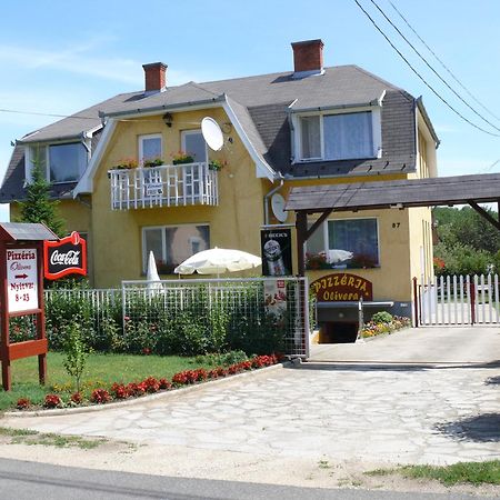 Hotel Haus Liberty à Balatonlelle Extérieur photo