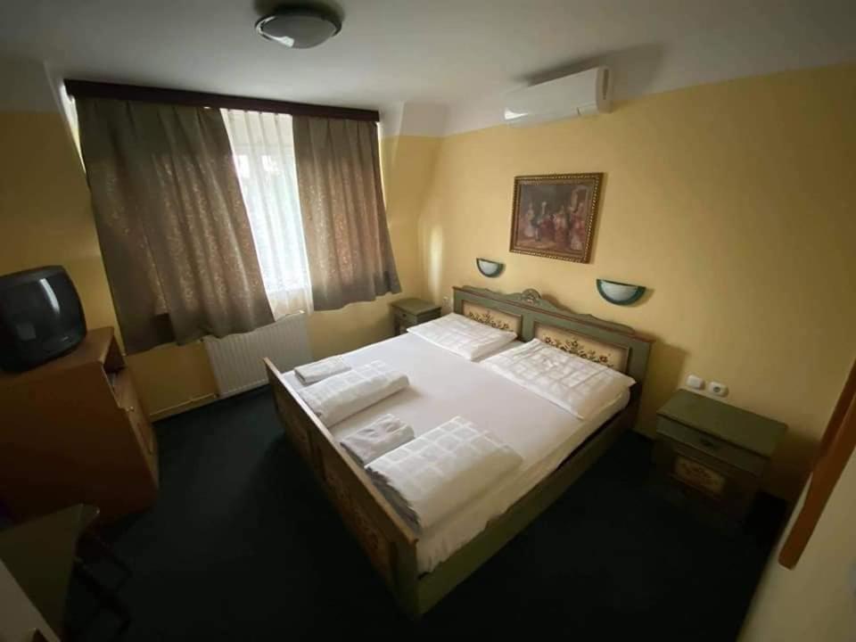 Hotel Haus Liberty à Balatonlelle Extérieur photo