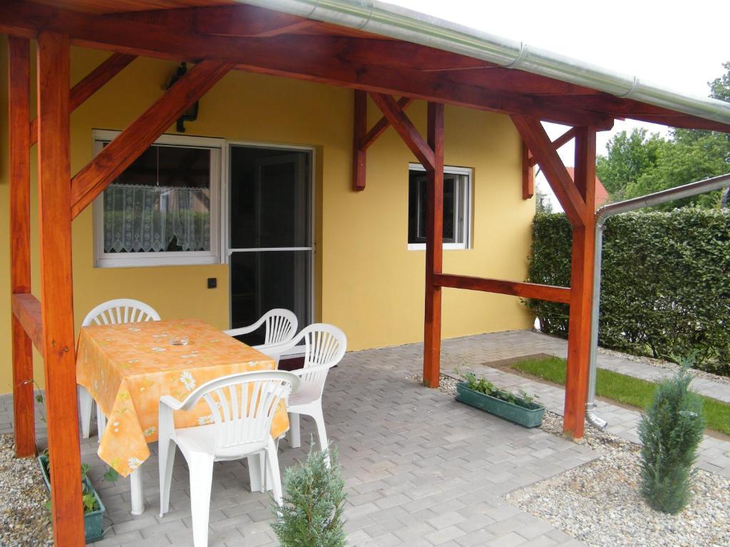Hotel Haus Liberty à Balatonlelle Chambre photo