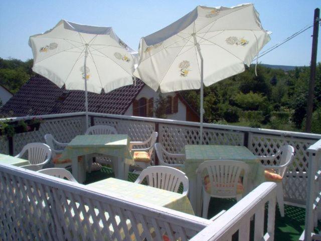 Hotel Haus Liberty à Balatonlelle Extérieur photo