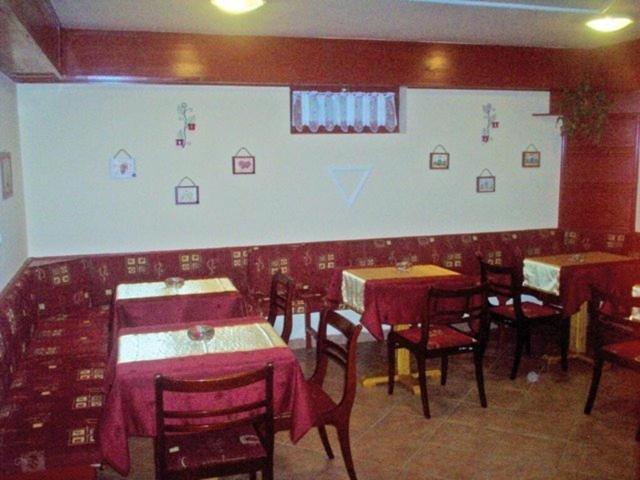 Hotel Haus Liberty à Balatonlelle Extérieur photo